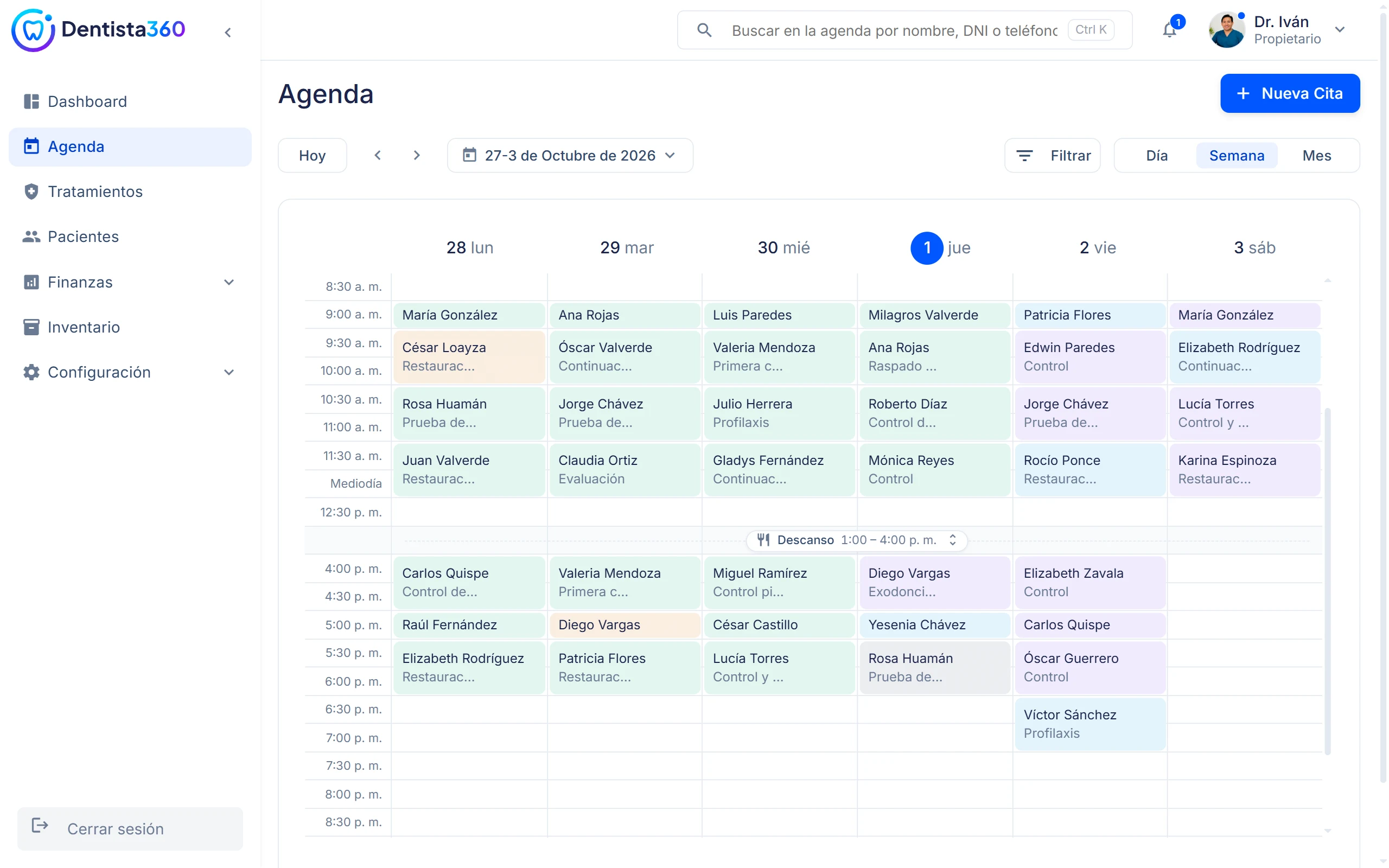 La Agenda del día con el menú de la izquierda: Dashboard, Agenda, Tratamientos, Pacientes, Finanzas, Inventario y Configuración